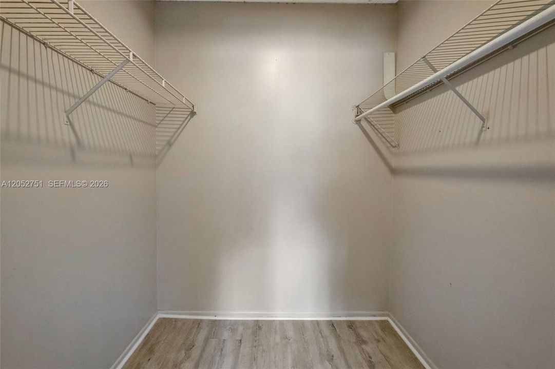 На продажу: $149,900 (2 спален, 1 ванн, 708 Квадратных фут)