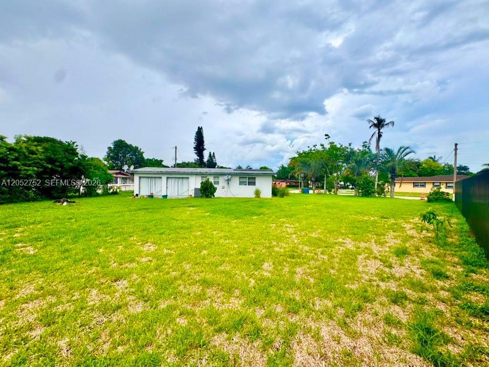 For Sale: $398,000 (3 beds, 2 baths, 1429 Square Feet)