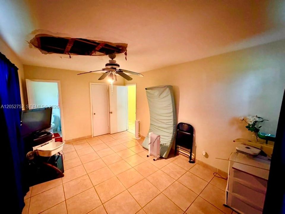 For Sale: $398,000 (3 beds, 2 baths, 1429 Square Feet)