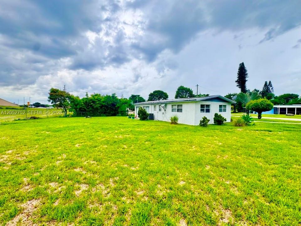 For Sale: $398,000 (3 beds, 2 baths, 1429 Square Feet)