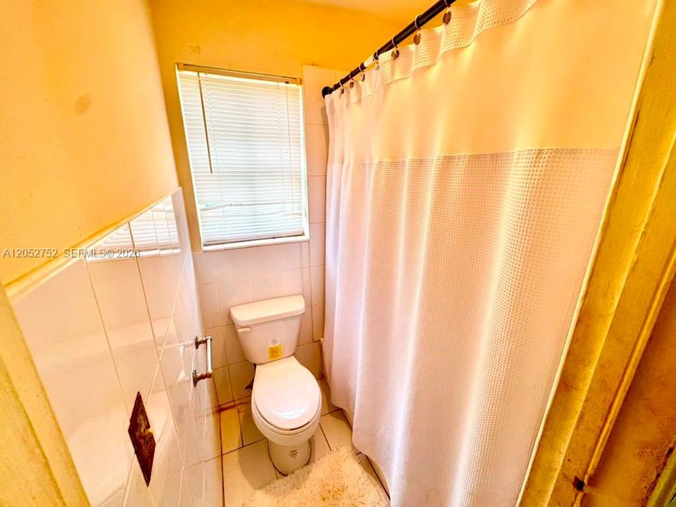 For Sale: $398,000 (3 beds, 2 baths, 1429 Square Feet)