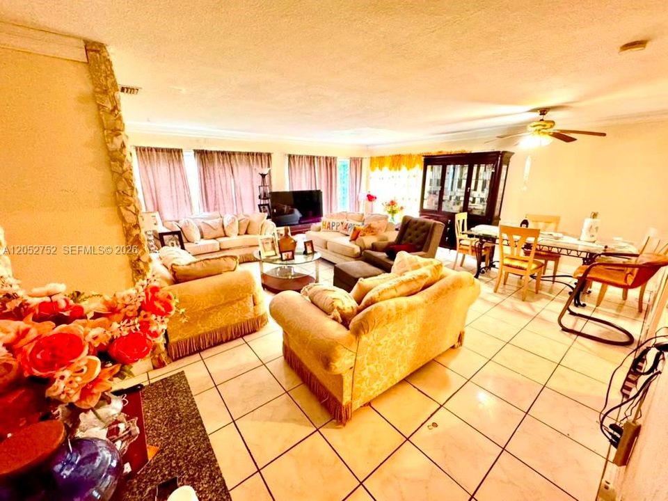 For Sale: $398,000 (3 beds, 2 baths, 1429 Square Feet)