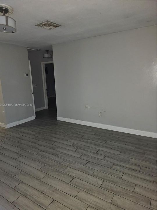 En Venta: $369,000 (3 camas, 3 baños, 1432 Pies cuadrados)