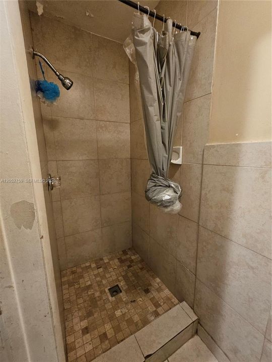 En Venta: $369,000 (3 camas, 3 baños, 1432 Pies cuadrados)