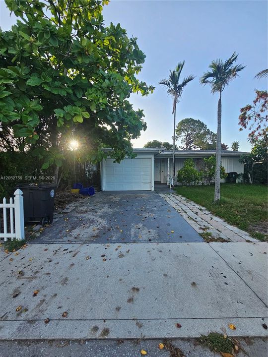 En Venta: $369,000 (3 camas, 3 baños, 1432 Pies cuadrados)