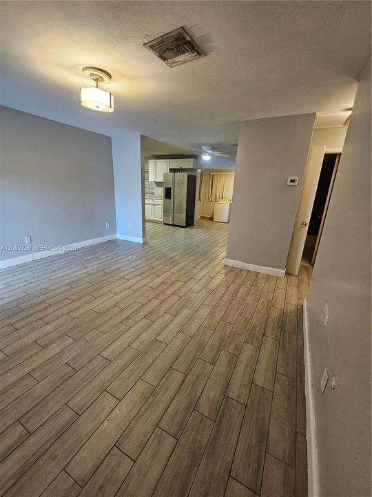En Venta: $369,000 (3 camas, 3 baños, 1432 Pies cuadrados)