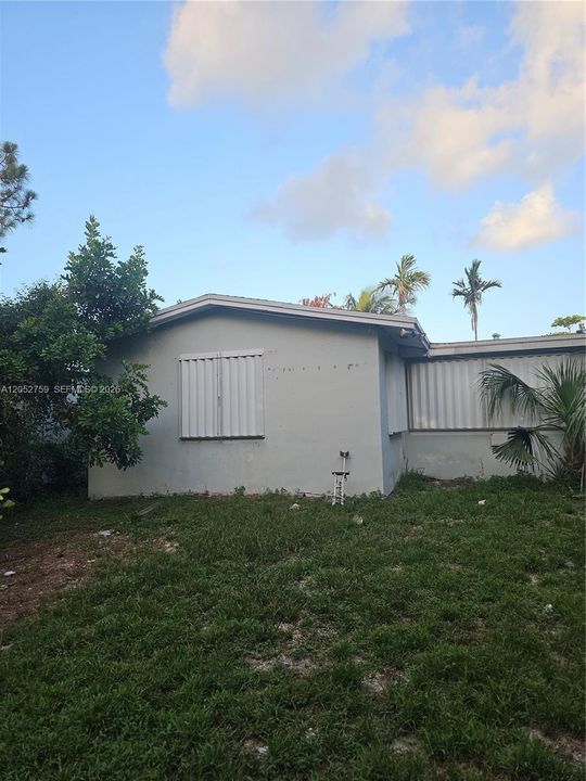 En Venta: $369,000 (3 camas, 3 baños, 1432 Pies cuadrados)