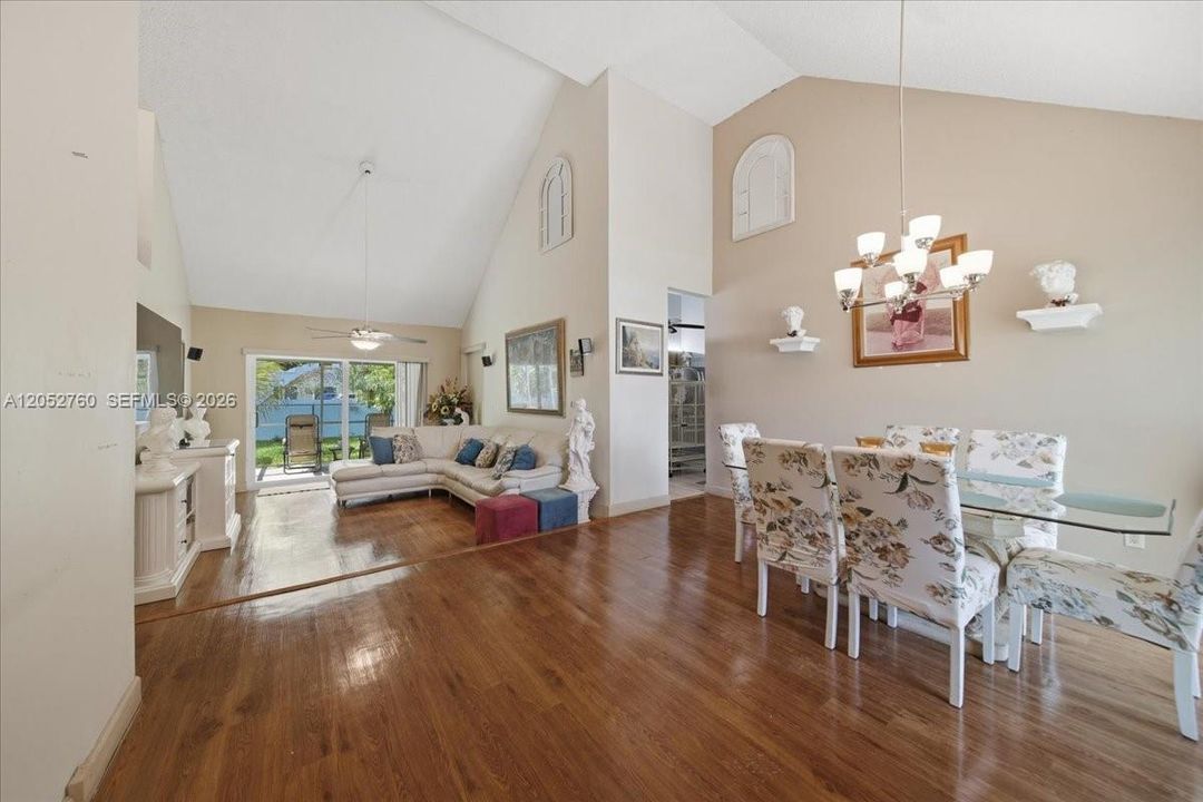 For Sale: $549,999 (3 beds, 2 baths, 1343 Square Feet)