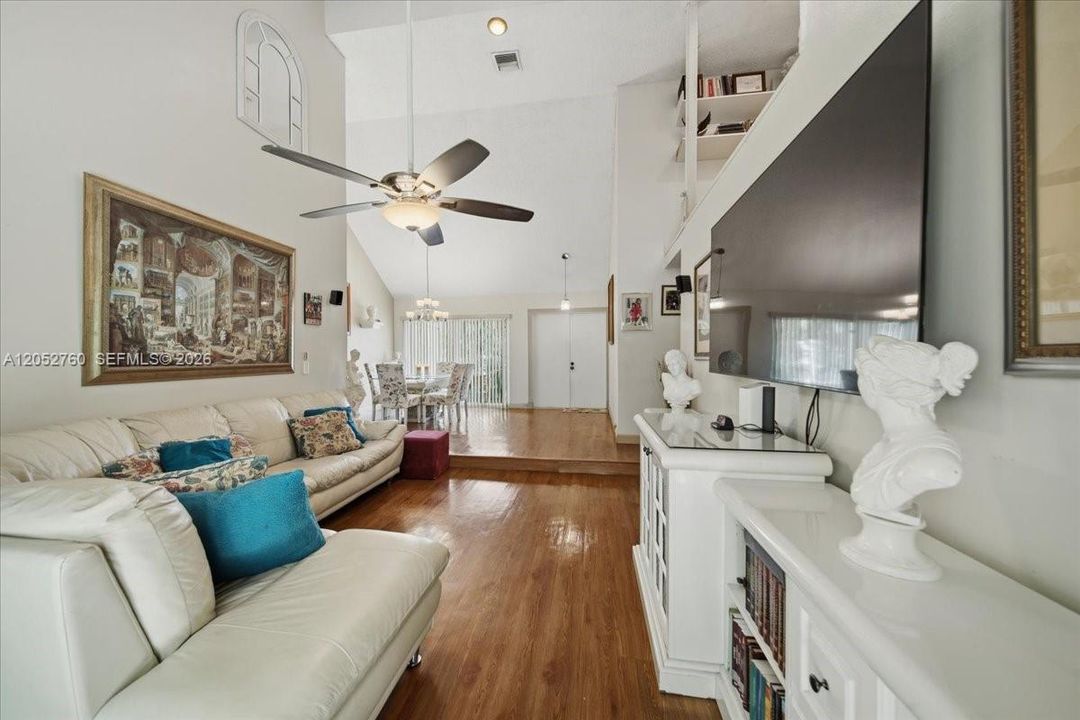 For Sale: $549,999 (3 beds, 2 baths, 1343 Square Feet)