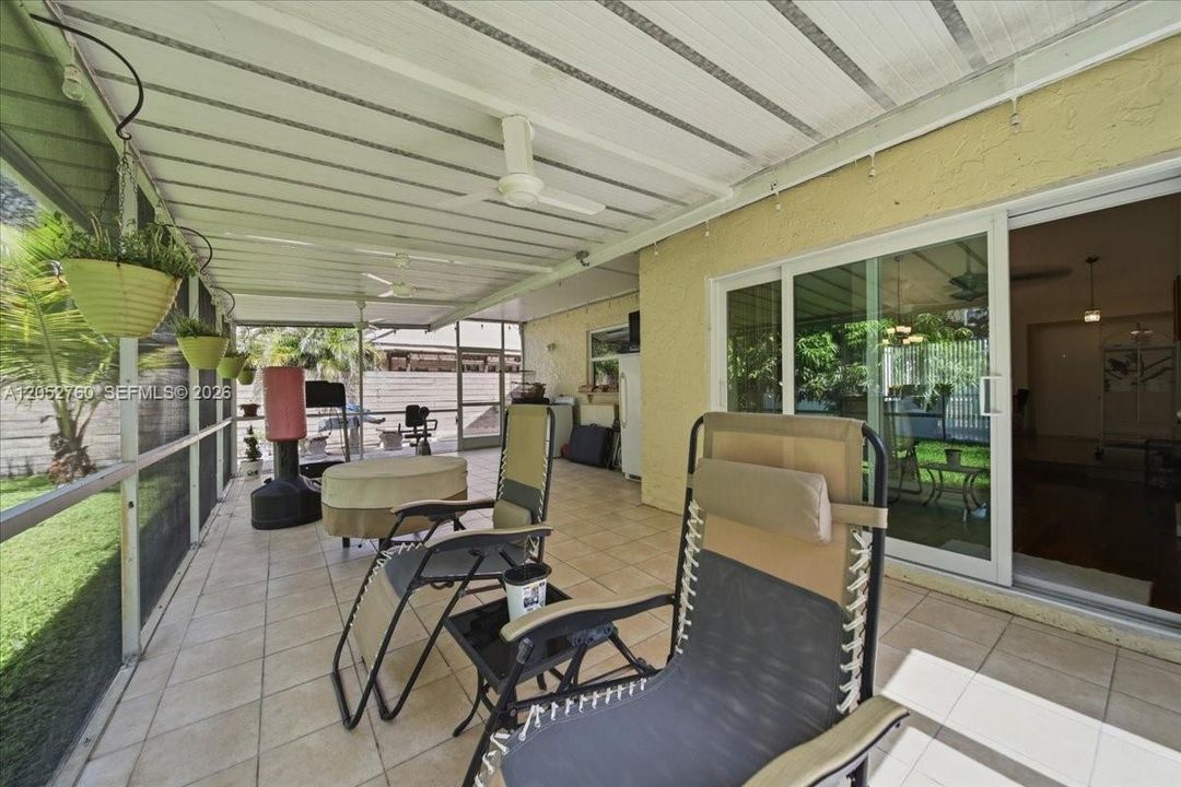 For Sale: $549,999 (3 beds, 2 baths, 1343 Square Feet)