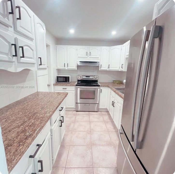 На продажу: $325,000 (3 спален, 2 ванн, 1180 Квадратных фут)