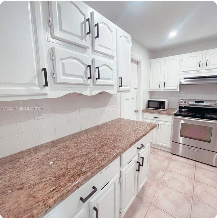 На продажу: $325,000 (3 спален, 2 ванн, 1180 Квадратных фут)