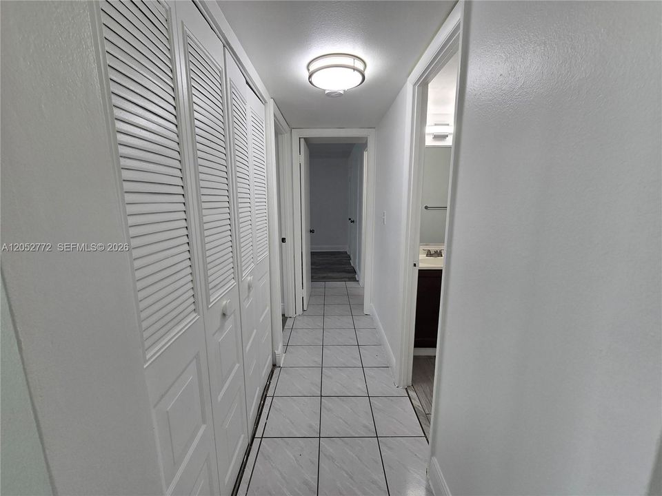 For Rent: $2,000 (2 beds, 2 baths, 1175 Square Feet)