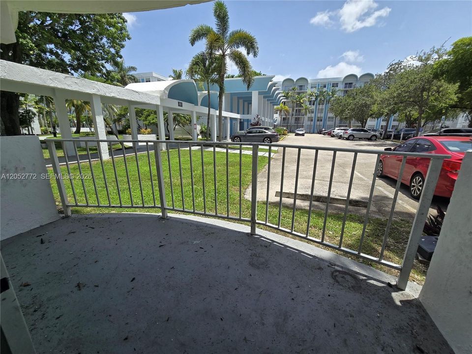 For Rent: $2,000 (2 beds, 2 baths, 1175 Square Feet)