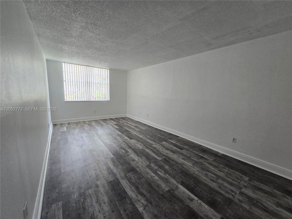 For Rent: $2,000 (2 beds, 2 baths, 1175 Square Feet)