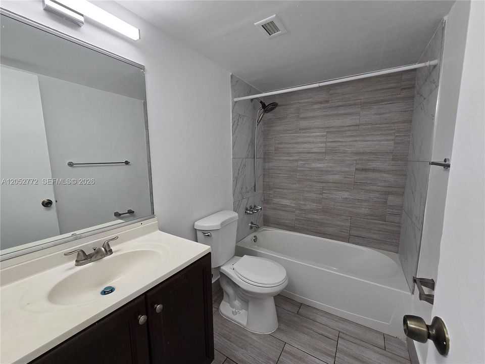 For Rent: $2,000 (2 beds, 2 baths, 1175 Square Feet)