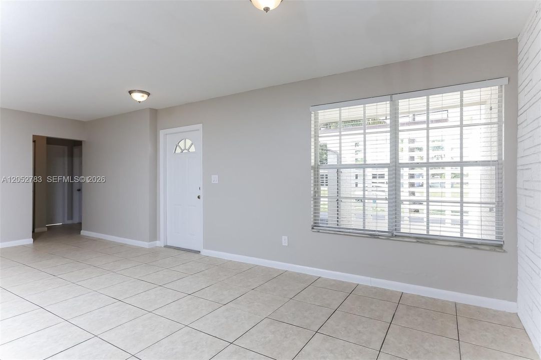 For Rent: $2,735 (3 beds, 2 baths, 1526 Square Feet)