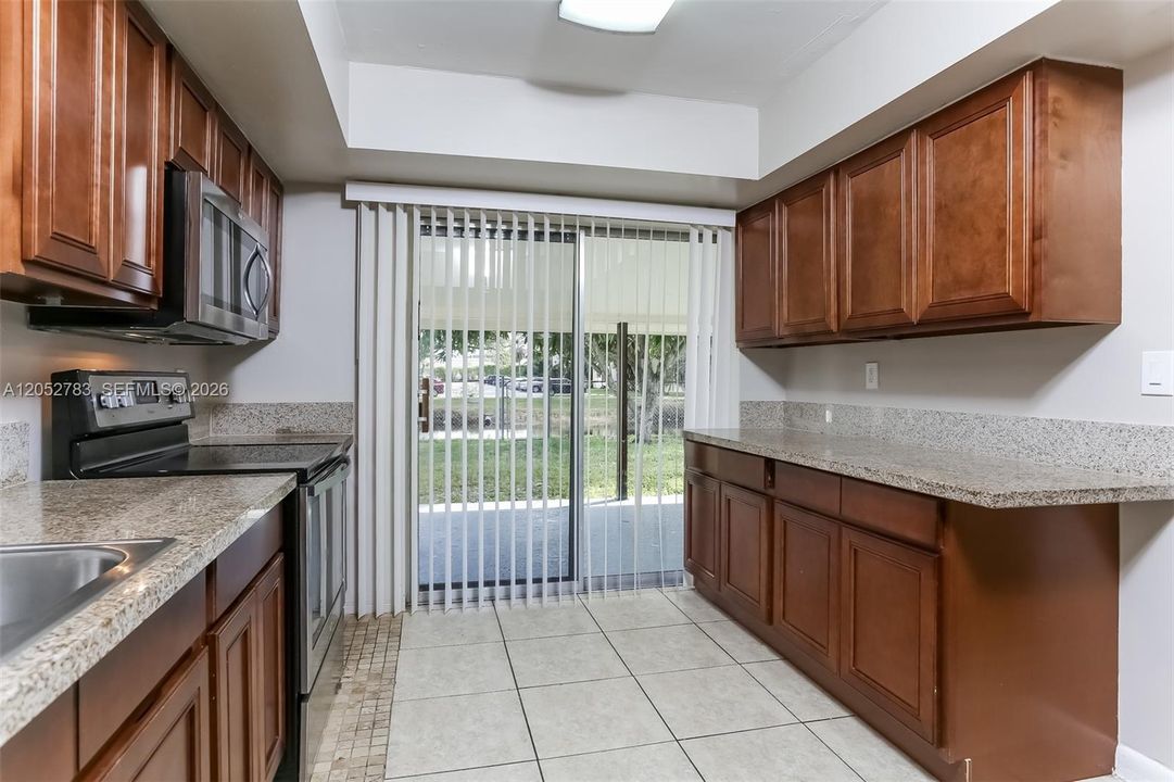 For Rent: $2,735 (3 beds, 2 baths, 1526 Square Feet)