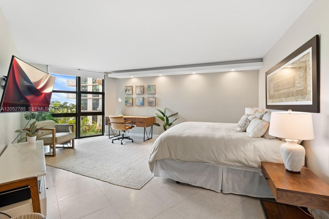 For Sale: $1,570,000 (2 beds, 2 baths, 1597 Square Feet)