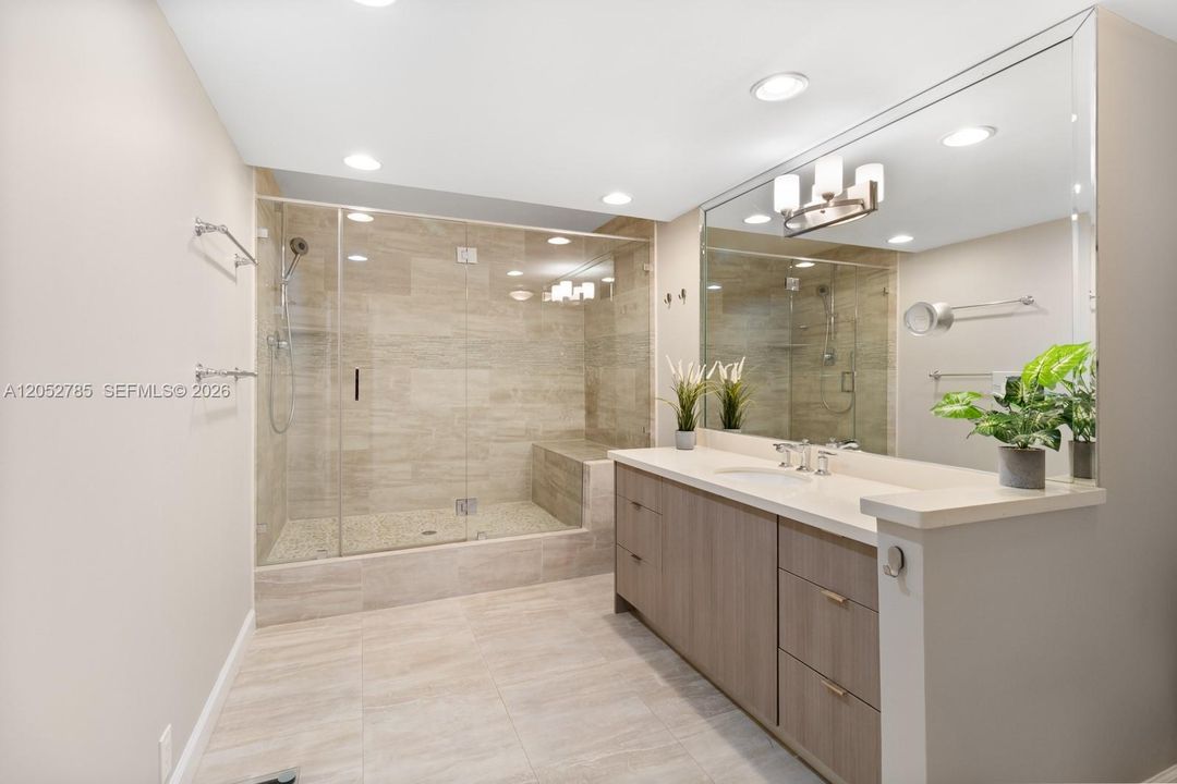 For Sale: $1,570,000 (2 beds, 2 baths, 1597 Square Feet)
