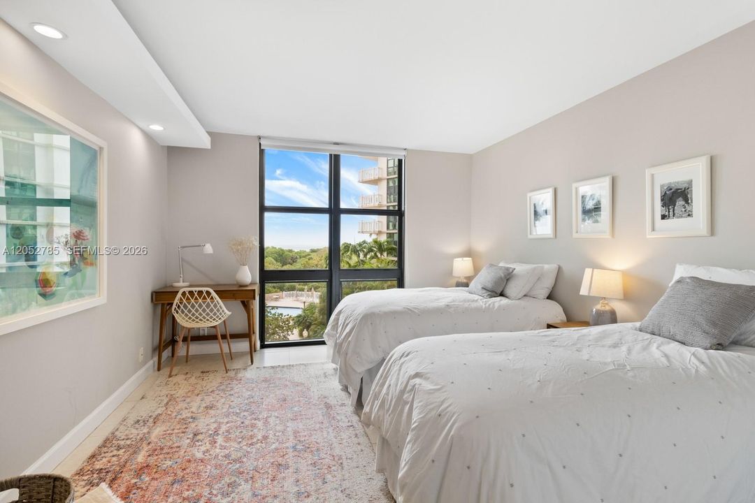 For Sale: $1,570,000 (2 beds, 2 baths, 1597 Square Feet)