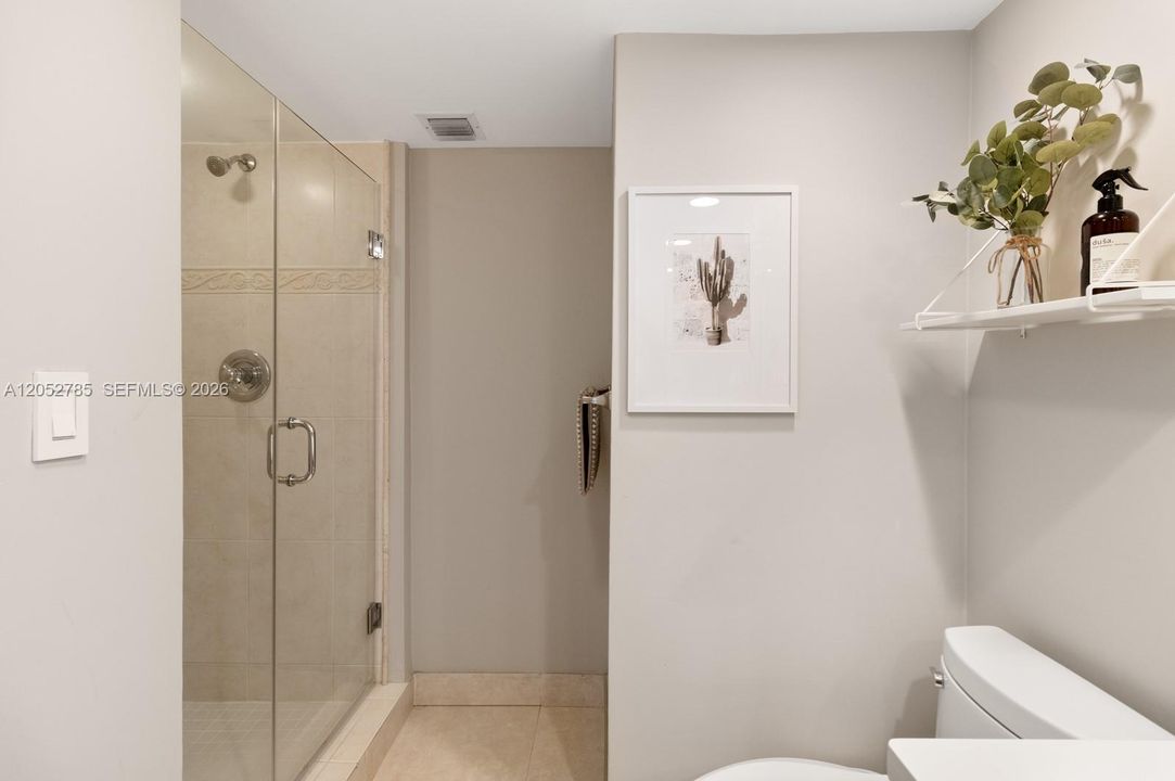 For Sale: $1,570,000 (2 beds, 2 baths, 1597 Square Feet)