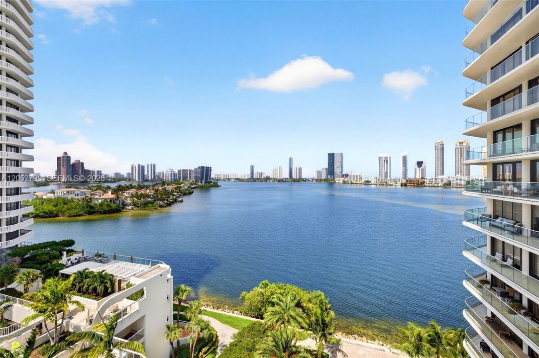 En Venta: $1,150,000 (2 camas, 2 baños, 1910 Pies cuadrados)