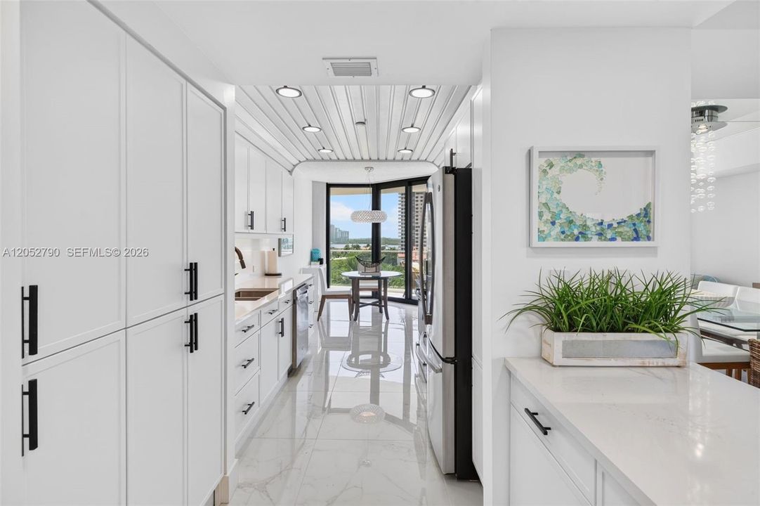 En Venta: $1,150,000 (2 camas, 2 baños, 1910 Pies cuadrados)