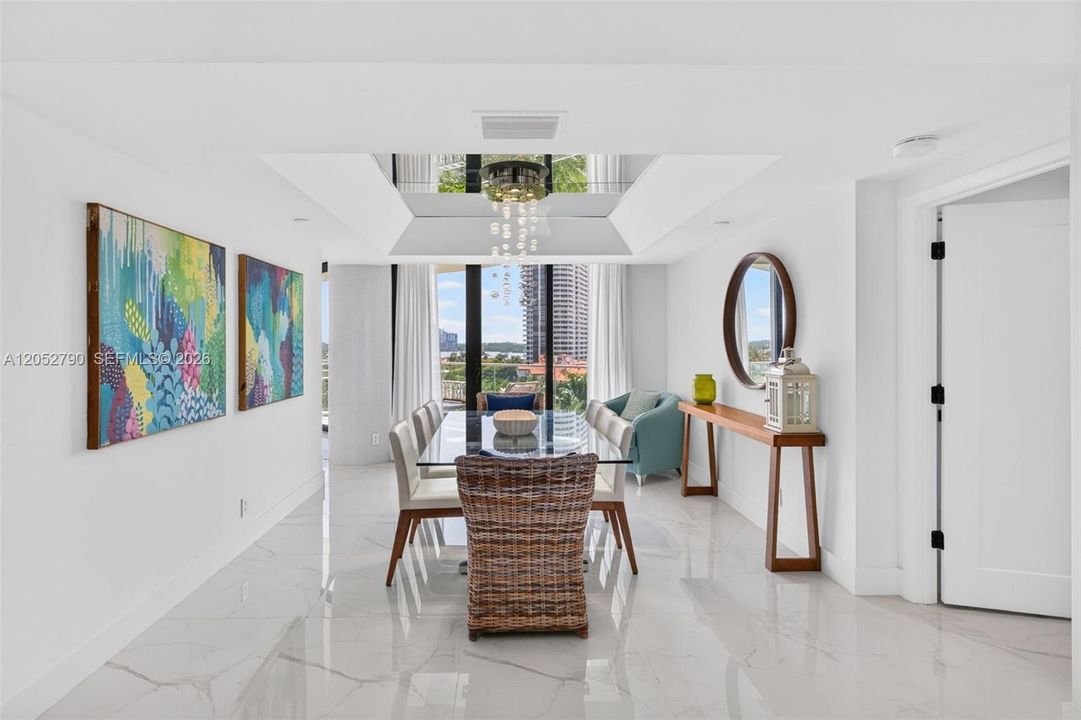 En Venta: $1,150,000 (2 camas, 2 baños, 1910 Pies cuadrados)
