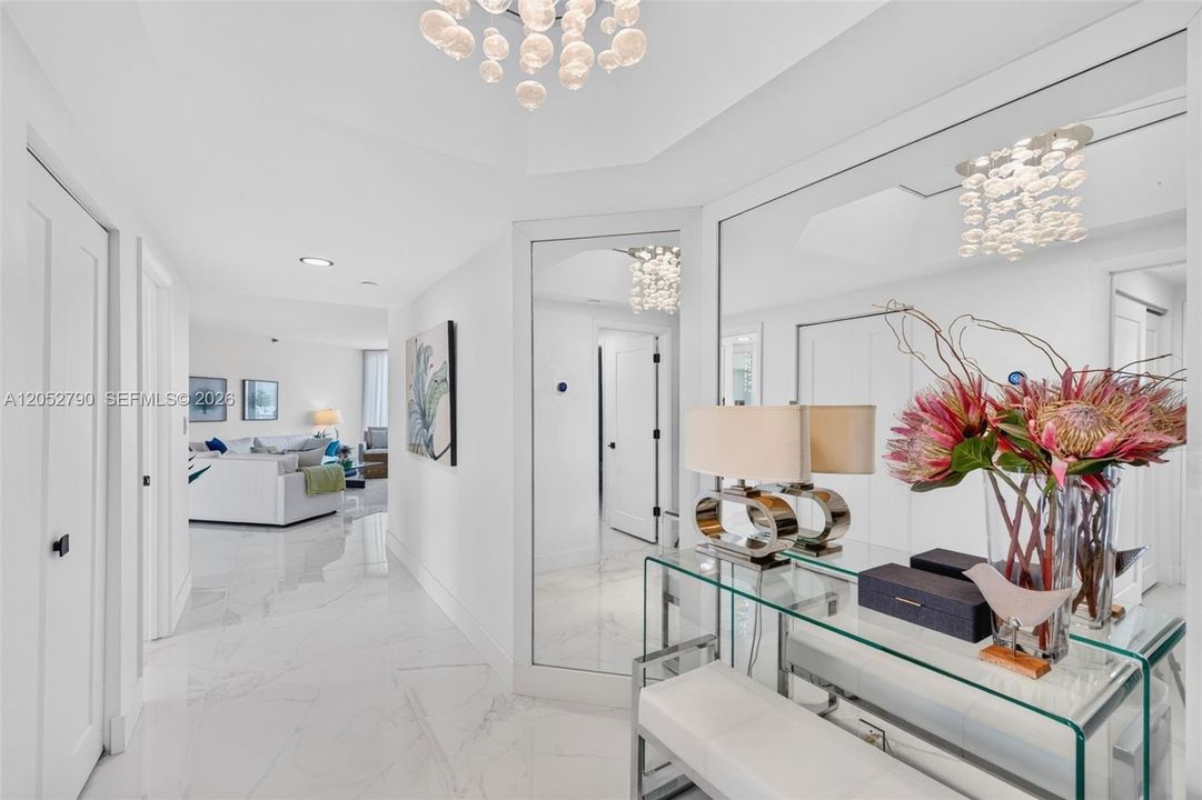 En Venta: $1,150,000 (2 camas, 2 baños, 1910 Pies cuadrados)