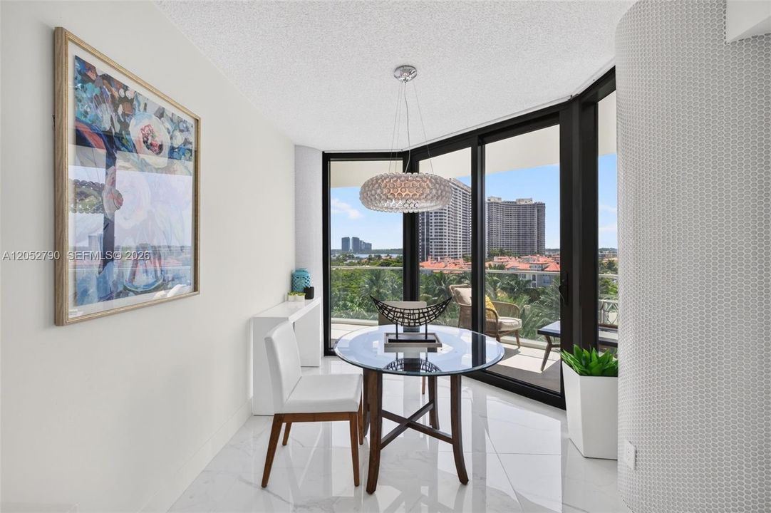 En Venta: $1,150,000 (2 camas, 2 baños, 1910 Pies cuadrados)
