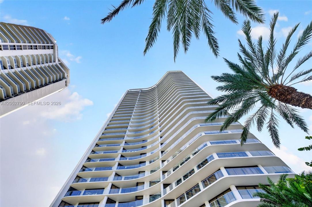 En Venta: $1,150,000 (2 camas, 2 baños, 1910 Pies cuadrados)