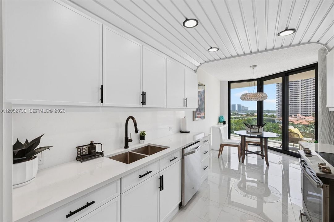En Venta: $1,150,000 (2 camas, 2 baños, 1910 Pies cuadrados)