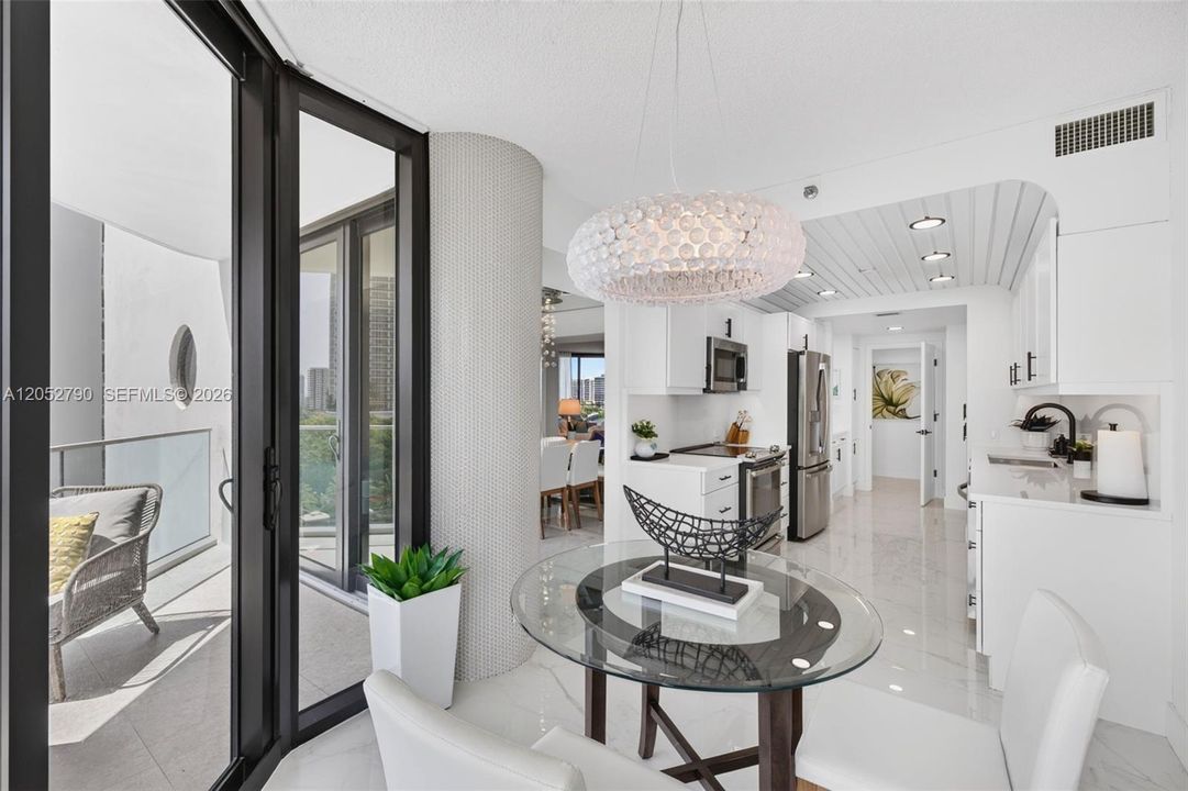 En Venta: $1,150,000 (2 camas, 2 baños, 1910 Pies cuadrados)