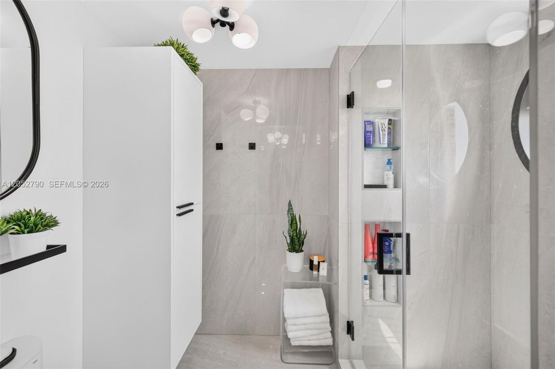 En Venta: $1,150,000 (2 camas, 2 baños, 1910 Pies cuadrados)