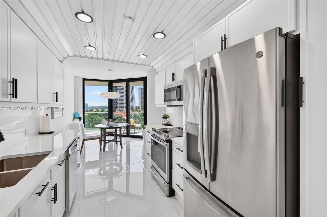 En Venta: $1,150,000 (2 camas, 2 baños, 1910 Pies cuadrados)