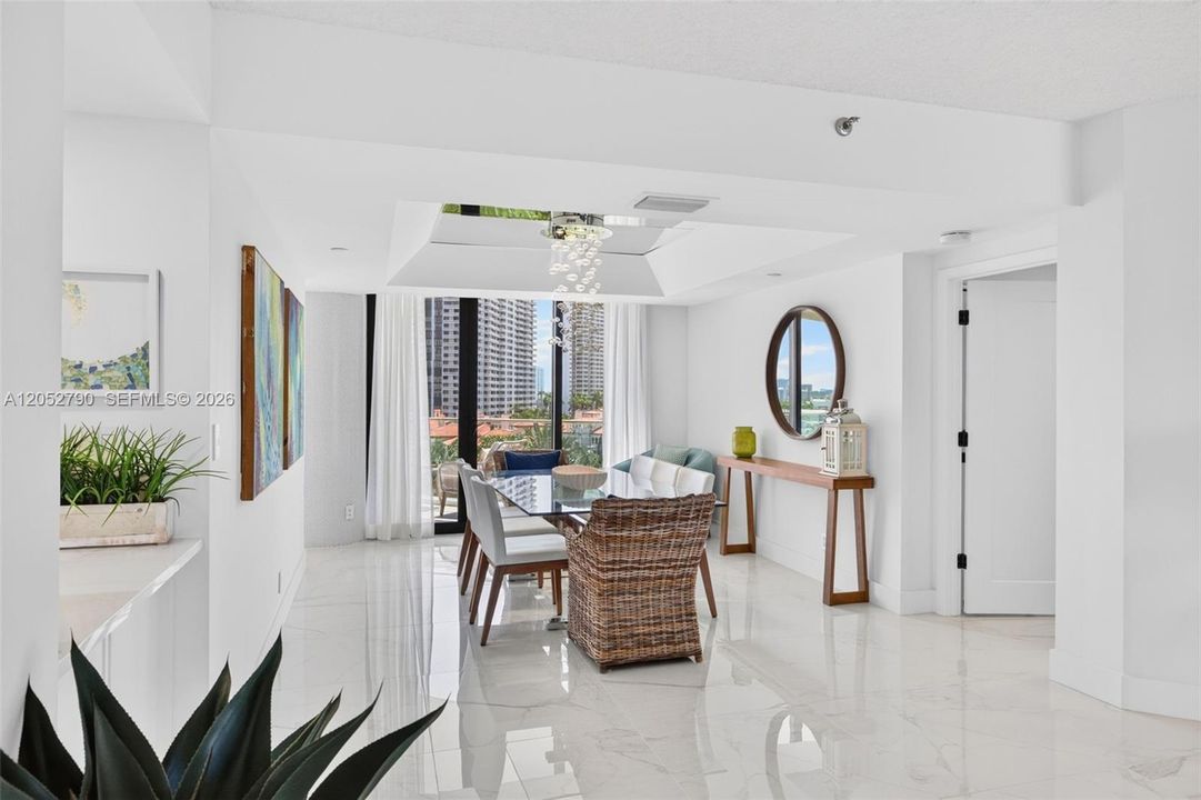 En Venta: $1,150,000 (2 camas, 2 baños, 1910 Pies cuadrados)