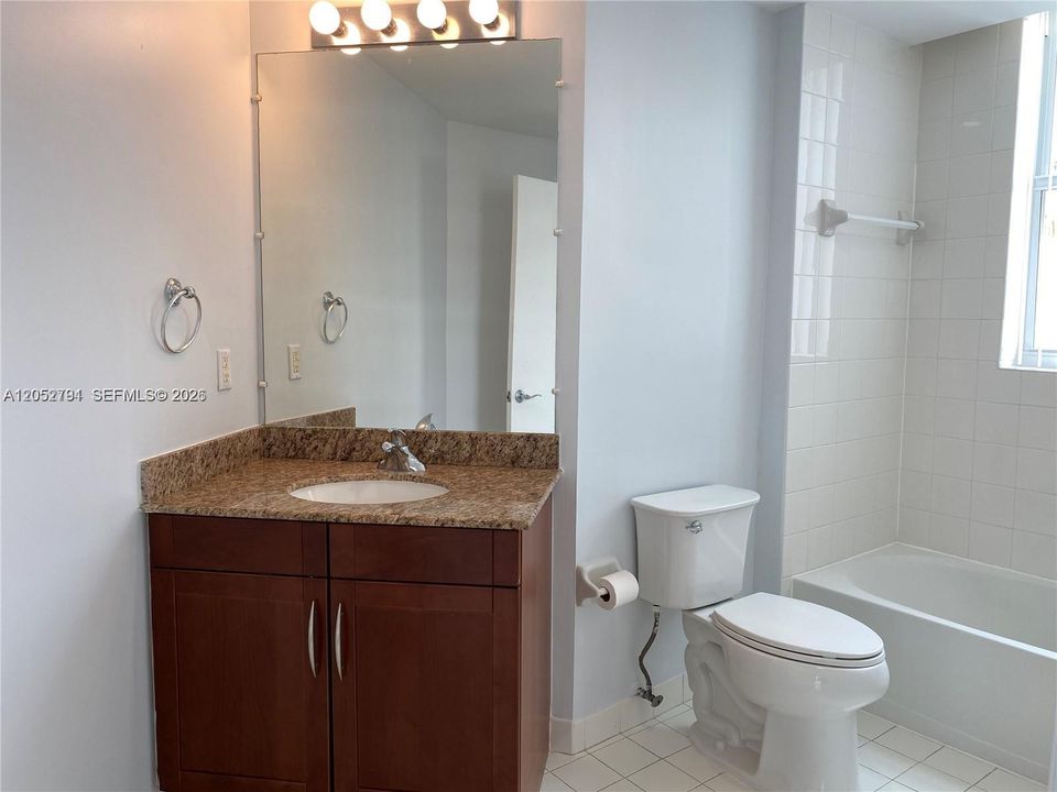 En Venta: $375,000 (2 camas, 2 baños, 1000 Pies cuadrados)