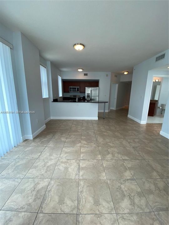 En Venta: $375,000 (2 camas, 2 baños, 1000 Pies cuadrados)