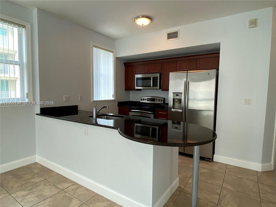 En Venta: $375,000 (2 camas, 2 baños, 1000 Pies cuadrados)