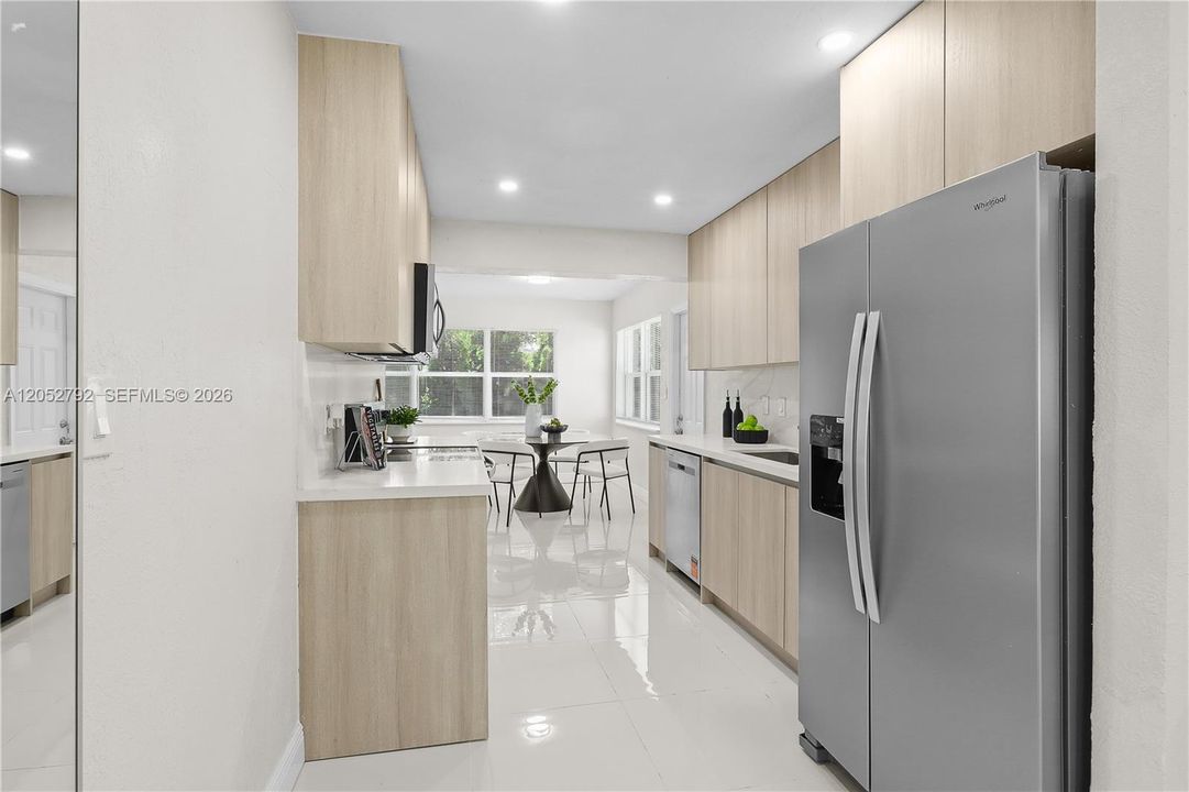 На продажу: $564,900 (3 спален, 2 ванн, 1284 Квадратных фут)