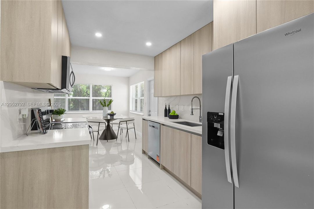 На продажу: $564,900 (3 спален, 2 ванн, 1284 Квадратных фут)