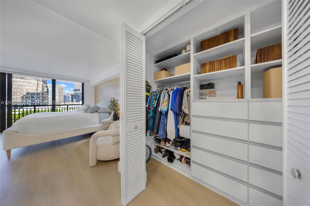 В аренду: $2,700 (0 спален, 1 ванн, 470 Квадратных фут)