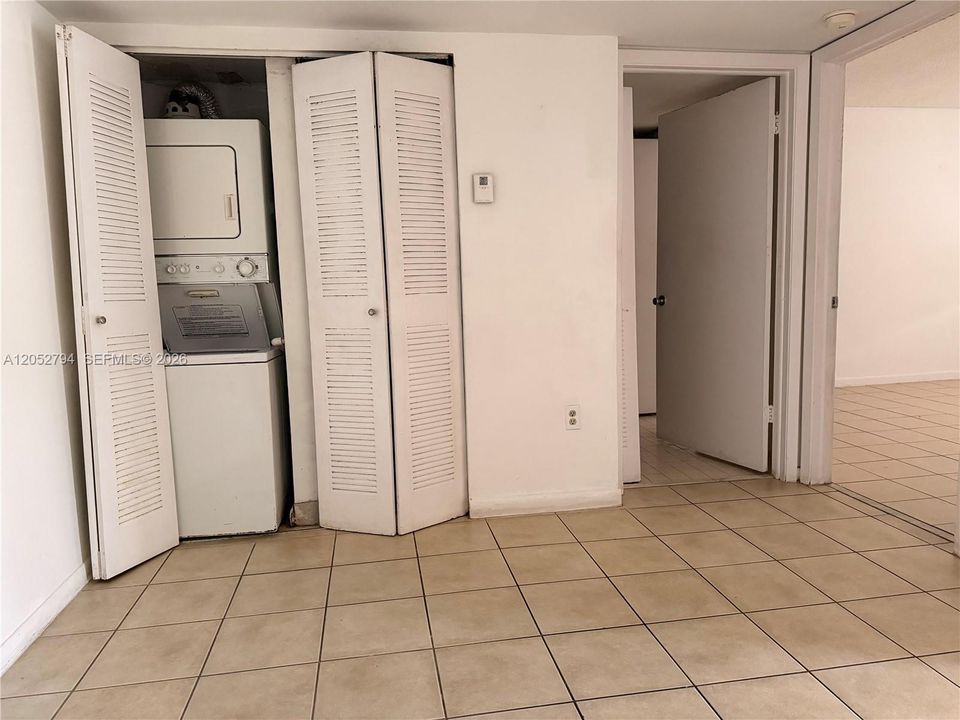 For Rent: $1,600 (1 beds, 1 baths, 679 Square Feet)