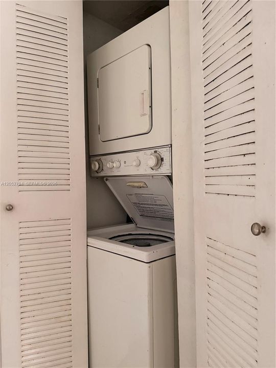 For Rent: $1,600 (1 beds, 1 baths, 679 Square Feet)