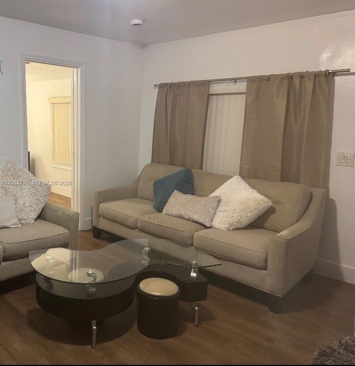 В аренду: $2,900 (3 спален, 1 ванн, 1170 Квадратных фут)
