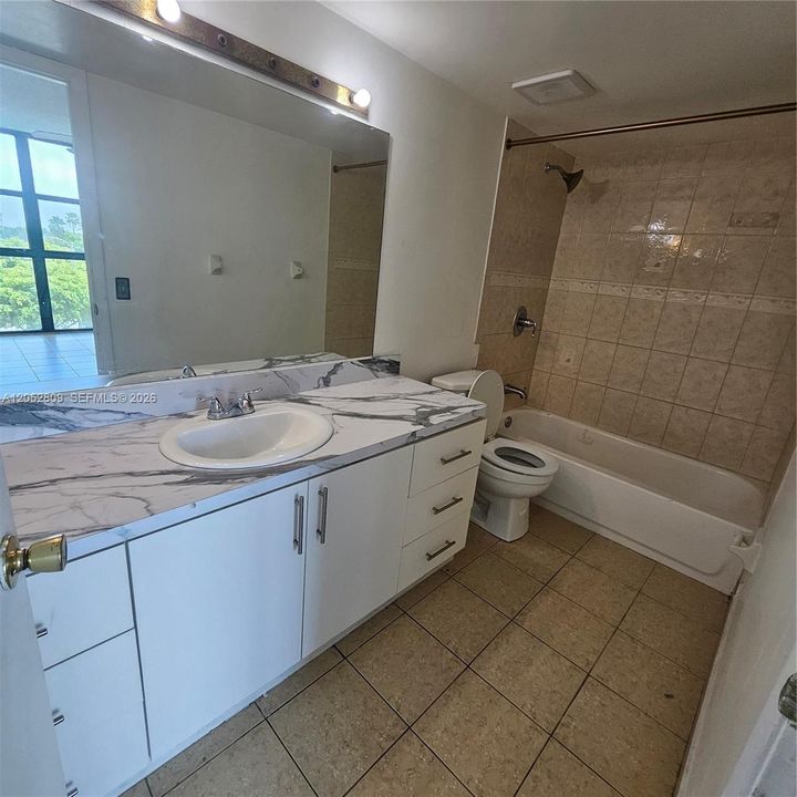 For Sale: $300,000 (3 beds, 2 baths, 1114 Square Feet)
