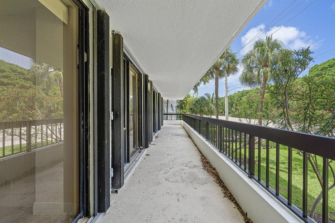 025-277NorthOceanBoulevard-104-BocaRaton