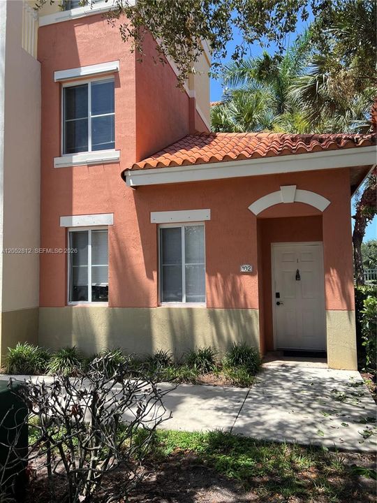 En Renta: $2,950 (3 camas, 2 baños, 1454 Pies cuadrados)