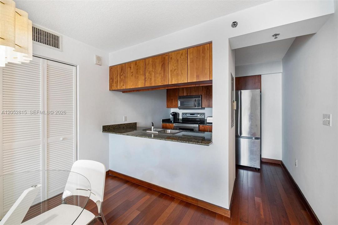 For Rent: $6,000 (3 beds, 2 baths, 1232 Square Feet)